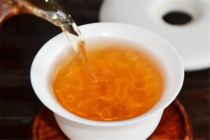 普洱生茶的十種湯色，教你一眼識別?