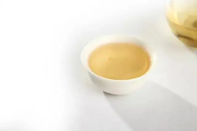 為什么越是深通茶道的人越深愛(ài)普洱茶？喜歡普洱茶，有三個(gè)原因。