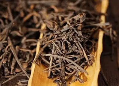 普洱茶的茶梗含量控制在多少算合理？