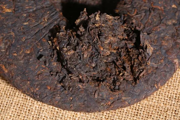 普洱茶的幾個(gè)熱點(diǎn)問題解答，看完終于明白了！