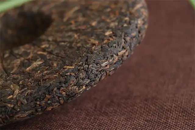 80元一餅的普洱茶和8000元一餅的普洱茶差別在哪里？