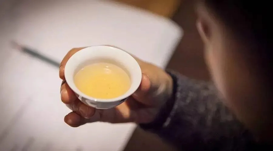 茶和水為什么會“分離”？